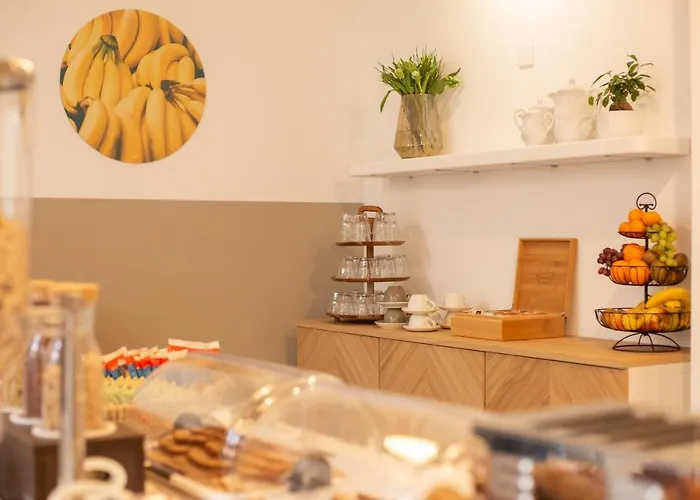 布雷特内尔酒店 3*