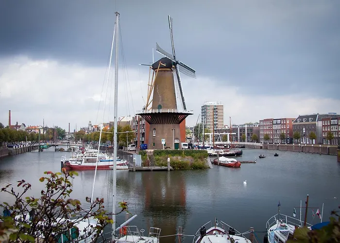 布雷特内尔酒店 3*
